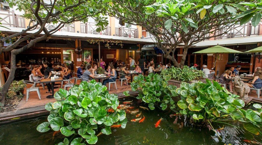 Rambuttri Village Plaza Bangkok с внутренним двором