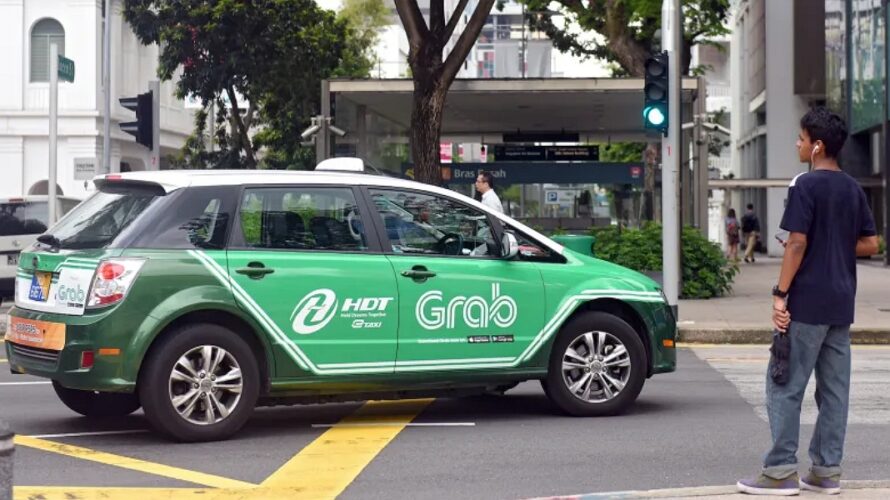 Автомобиль Grab для заказа такси в Таиланде