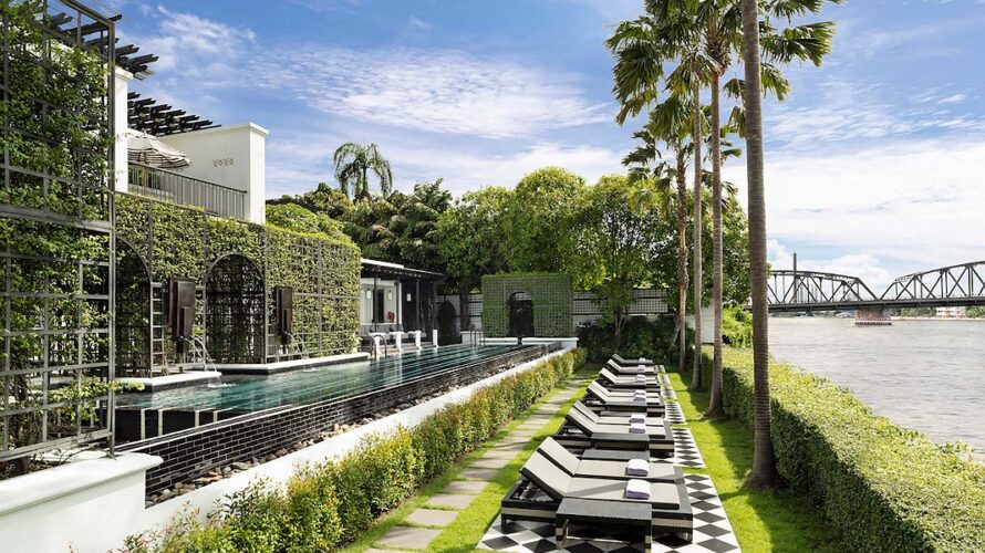 The Siam Bangkok у реки Чао Прайя с бассейном